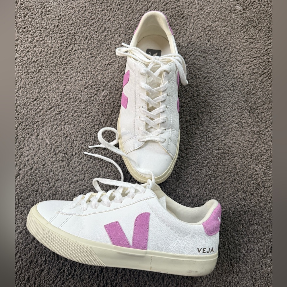 Veja Campo Sneakers - White and Mulberry - Womens - excellent condition - Picture 6 of 8